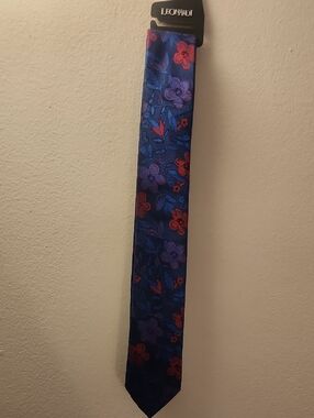 Leonardi Blue Floral Men's Tie with Red Accents